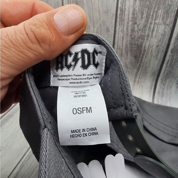 Gray AC/DC Logo With Lightning Bolt Snap-back Baseball Cap youth - Picture 3 of 3